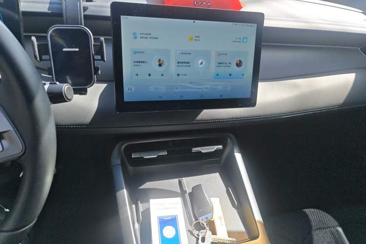 Used BYD Qin PLUS 2025 DM-i Smart Drive 55KM Leading Model Audio And AC Panel