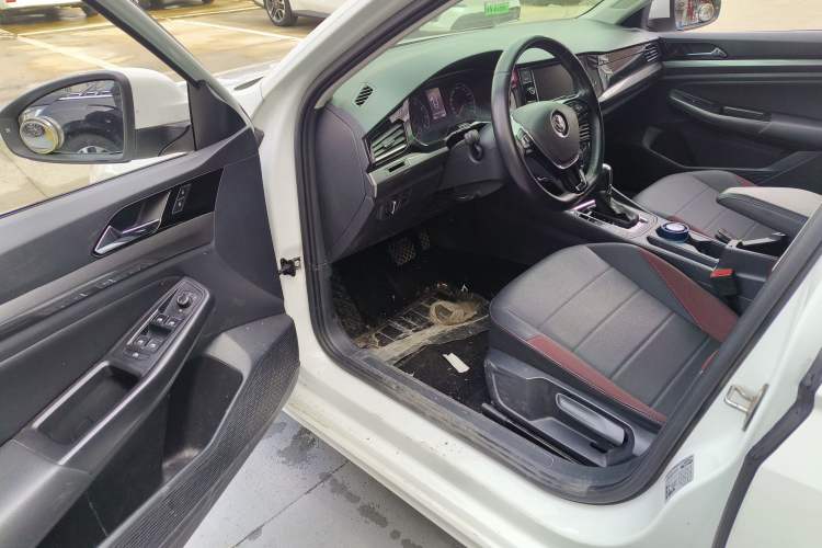 Used Volkswagen Bora 2020 1.5L Automatic Elite Version Driver Seat