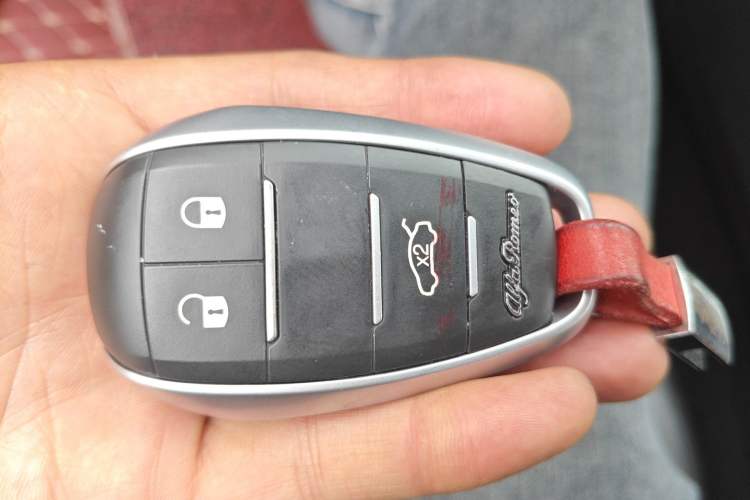 Used Alfa Romeo Giulia 2017 2.0T 200HP Luxury Edition