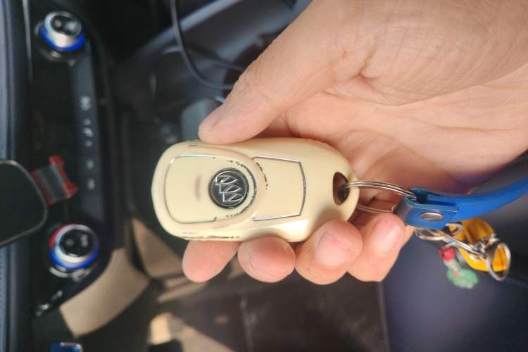 Used Buick Velite 6 2019 Connected Fashion Model
