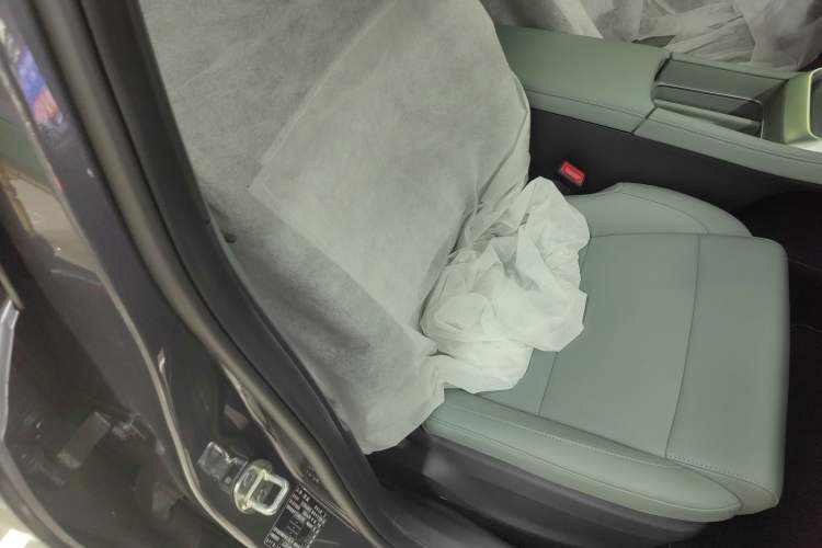 Used Roewe D6 2025 450km Deluxe Edition