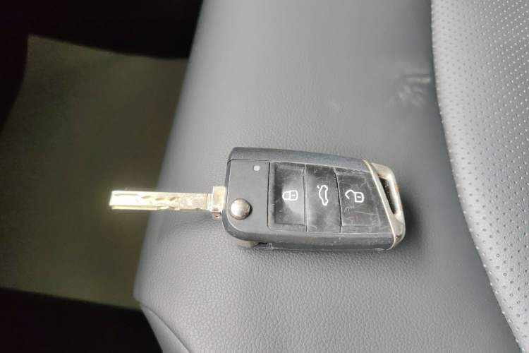 Used Volkswagen Tharu 2020 280TSI Two-Wheel Drive Luxury Plus Version China VI Standard Vehicle Key