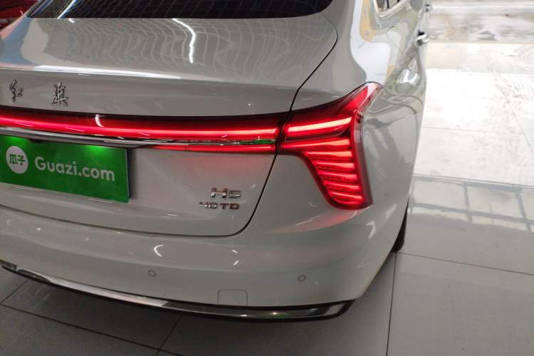 Used Hongqi H5 2024 2.0T Automatic Smart Connect Flagship Edition Right Rear Taillight