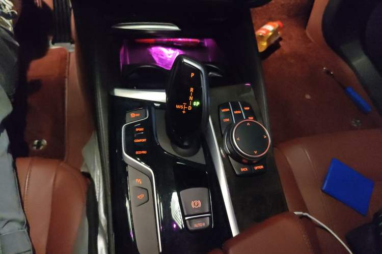 Used BMW 5 Series 2020 530Li Luxury Edition M Sport Package Gear Lever