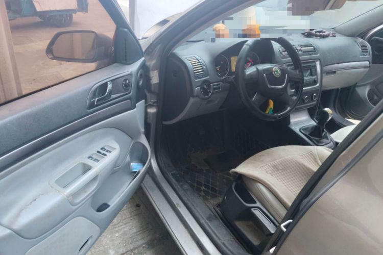 Used Skoda Octavia 2010 2.0L Manual Yijun Edition