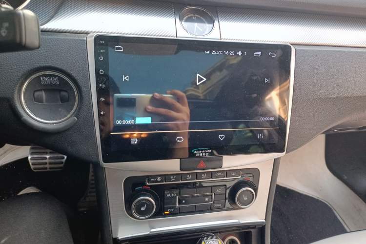 Used Volkswagen FAW-Volkswagen CC 2012 3.0 FSI V6 Audio And AC Panel