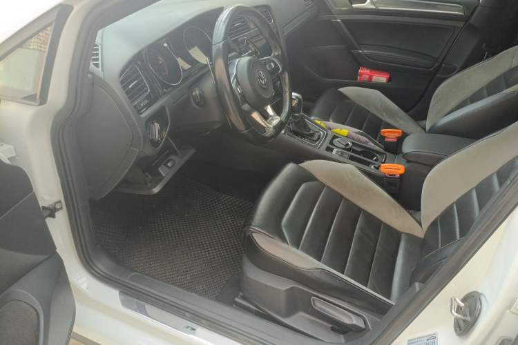 Used Volkswagen Golf 2018 280TSI Automatic R-Line Model Driver Seat