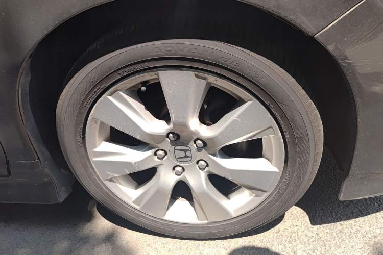 Used Honda Jade 2013 1.8L automatic Comfort version 5 seats