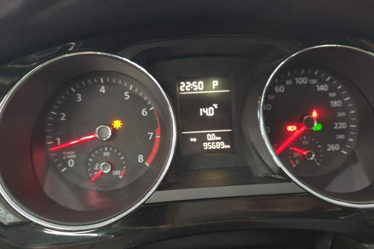 Used Volkswagen Sagitar 2015 230TSI Automatic Comfort Version