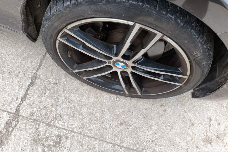 Used BMW 2 Series 2019 225i Luxury Model with M Sport Package Right Front Wheel Hub