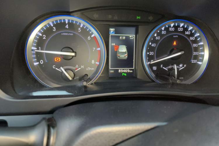 Used Toyota Highlander 2018 2.0T Four-Wheel Drive Luxury Version 7 Seats China VI Standard Odometer Close Up