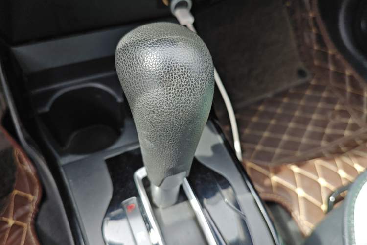 Used Honda Gienia 2017 1.5L CVT Comfort Version Gear Lever