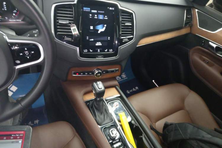 Used Volvo XC90 2019 T6 Zhiyi Edition 7-Seater China V Emission Standard
