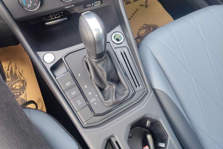 Used Volkswagen Lavida 2024 1.5L Automatic 5 Million Edition Gear Lever