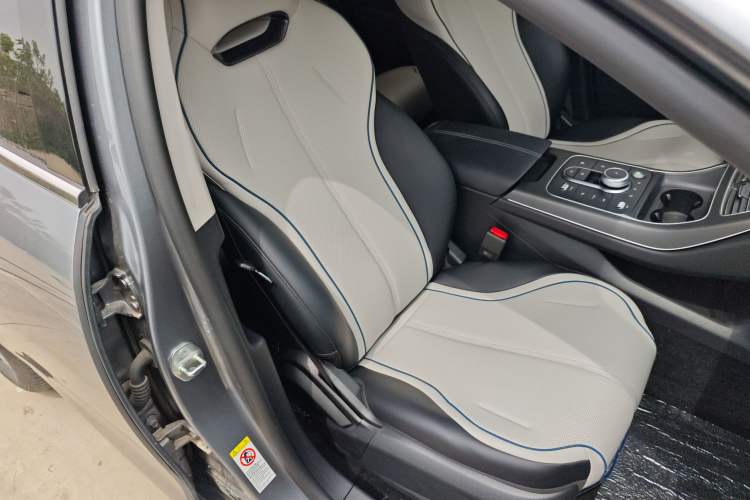 Used BYD Destroyer 05 2024 HONOR Edition DM-i 55KM Luxury Model Right Front Seat