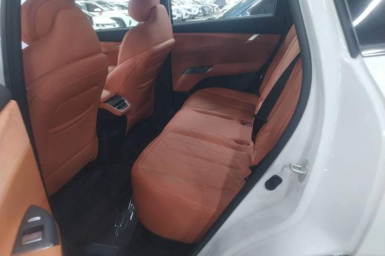 Used CHANGAN CS75 PLUS 2025 4th Generation UItra 2.0T New Blue Whale – Smart & Powerful Version
