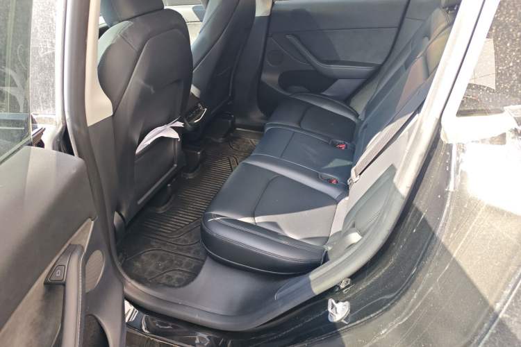 Used Tesla Model Y 2023 Long-Range All-Wheel-Drive Version
