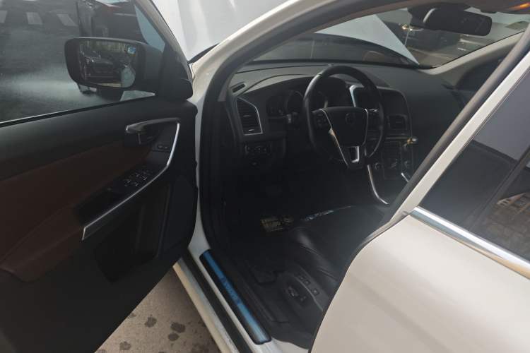 Used Volvo XC60 2015 T5 Smart Upgrade Model Driver Seat