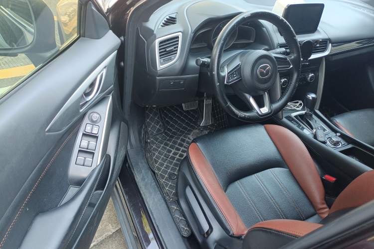 Used Mazda CX-4 2018 2.0L Automatic 2WD Blue Sky Exploration Edition China VI Standard