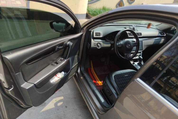 Used Volkswagen Magotan 2012 Revised 1.8TSI Luxury Version Driver Seat