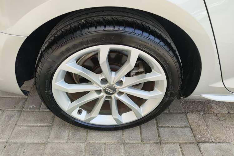 Used Audi A4L 2018 30th Anniversary Edition 40 TFSI Fashion Model
