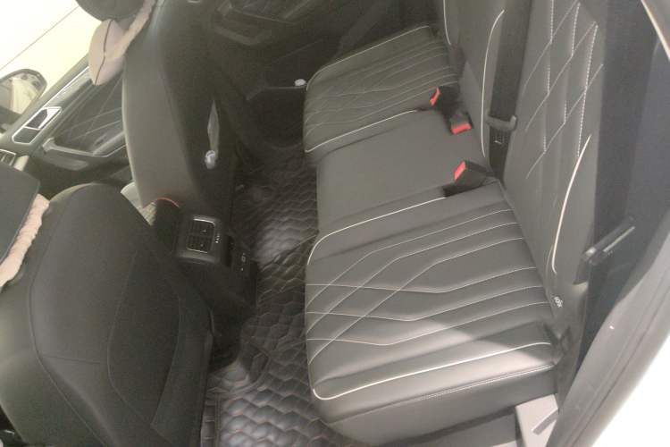 Used Volkswagen Tiguan L 2023 Restyled 330TSI Automatic Two-Wheel Drive R-Line Enhanced Comfort Version