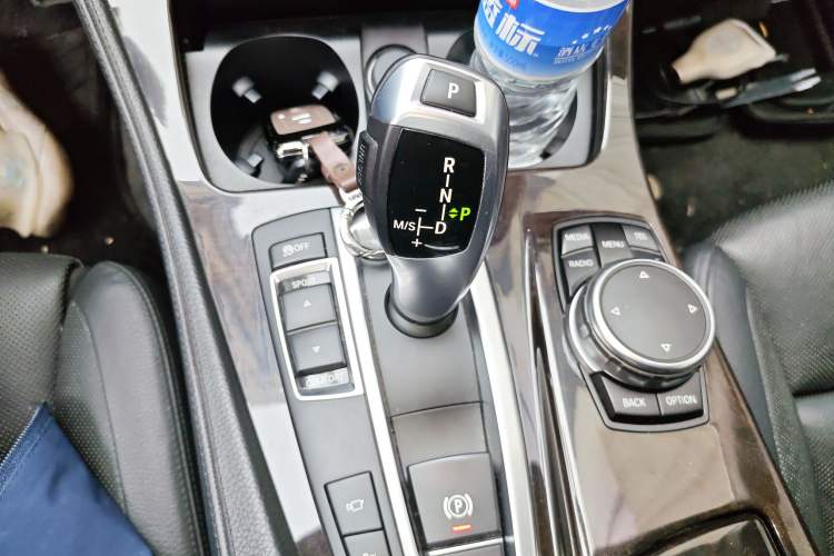 Used BMW 5 Series 2015 535Li Leading Model