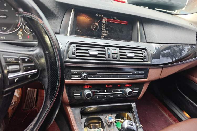 Used BMW 5 Series 2014 520Li Elegant Model
