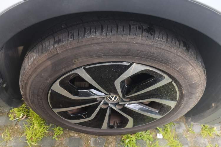 Used Volkswagen ID.4 X 2023 Pure Smart Edition Left Front Wheel Hub