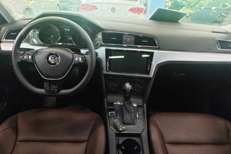 Used Volkswagen Lamando 2018 230TSI DSG Fashion Edition Center Console