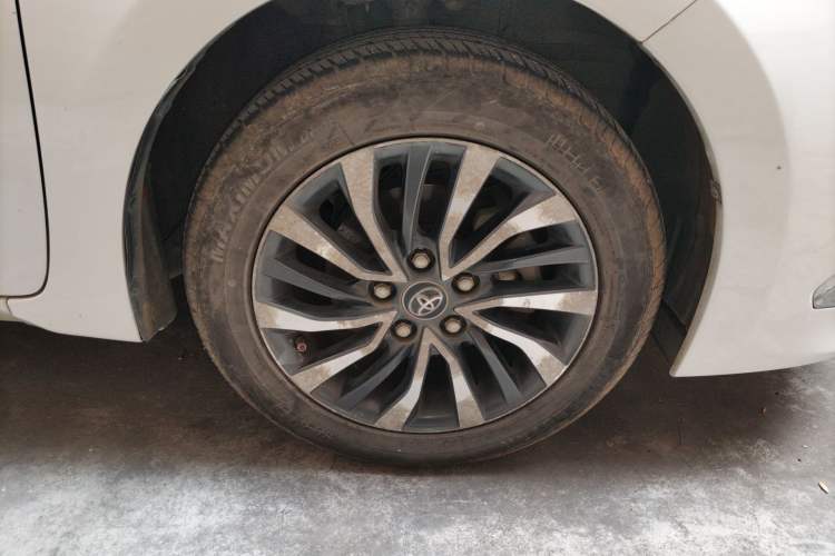 Used Toyota Corolla 2017 Revised Dual-Engine 1.8L E-CVT Elite Edition Right Front Wheel Hub