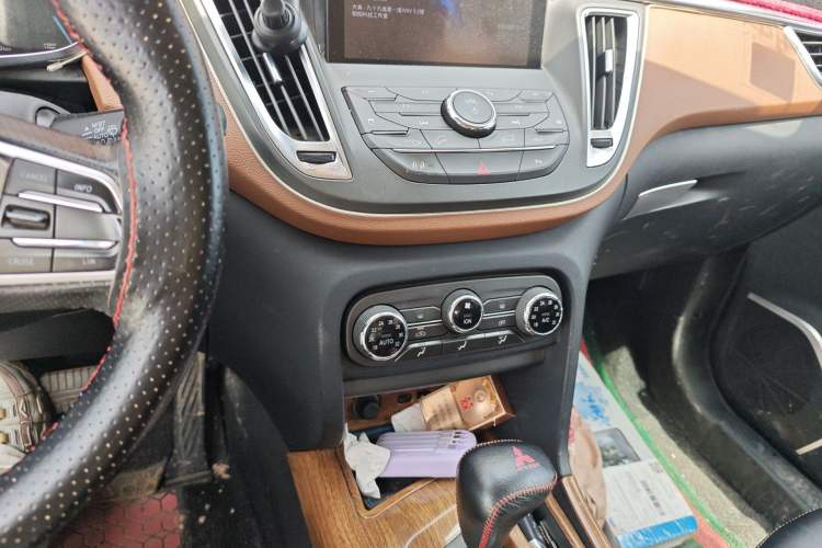 Used Soueast DX7 2015 1.5T Automatic Prestige Model