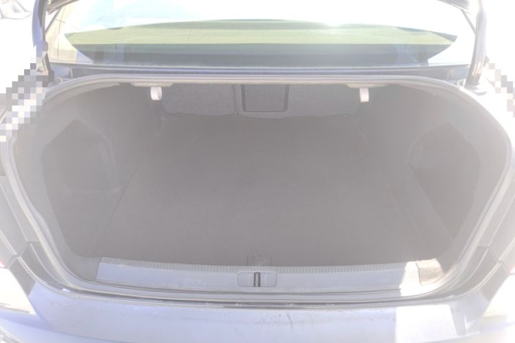 Used Volkswagen Magotan 2012 Revised 1.8TSI Luxury Version Trunk