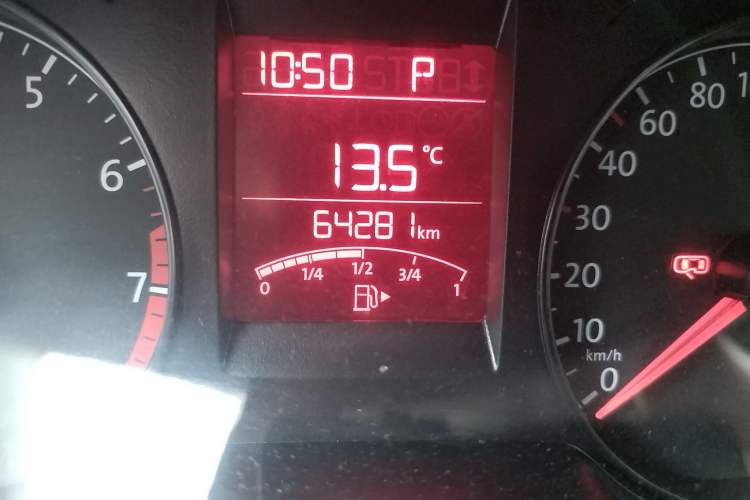 Used Volkswagen Santana 2015 Haval H6 1.6L Automatic Luxury Model Odometer Close Up