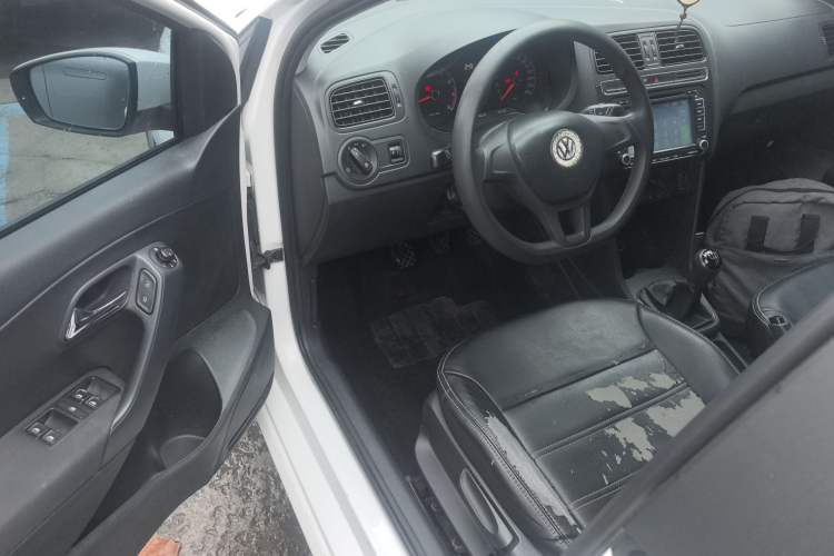 Used Volkswagen Polo 2014 1.4L Manual Fashion Edition