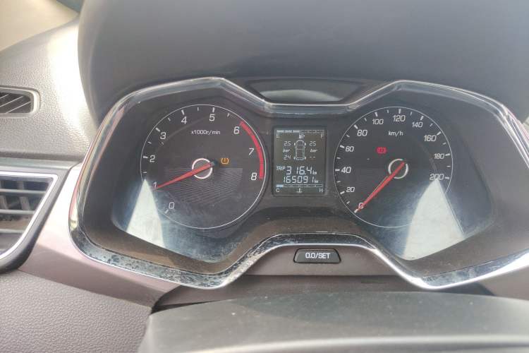 Used Baojun 310W 2017 1.5L Manual Fashion Model China V