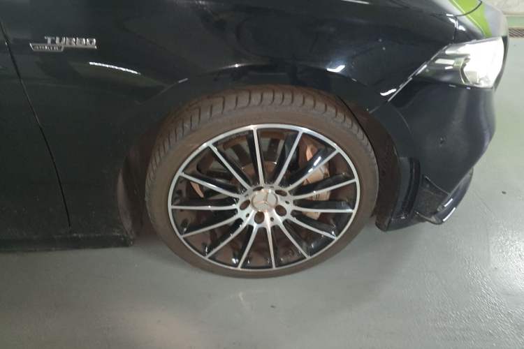 Used Mercedes-Benz A AMG 2020 AMG A 35 L 4MATIC Right Front Wheel Hub