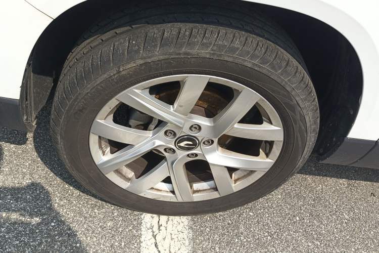 Used Jetta VS7 2023 280TSI Automatic Trend Edition Left Front Wheel Hub