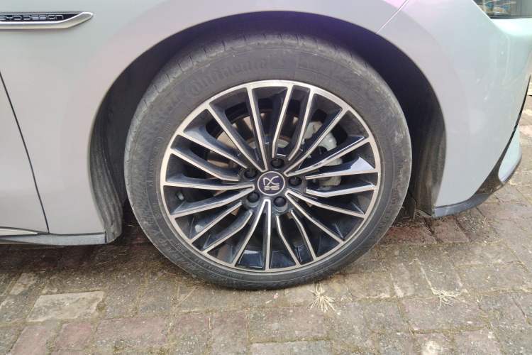 Used BYD Han 2021 EV Standard Range Luxury Model Right Front Wheel Hub