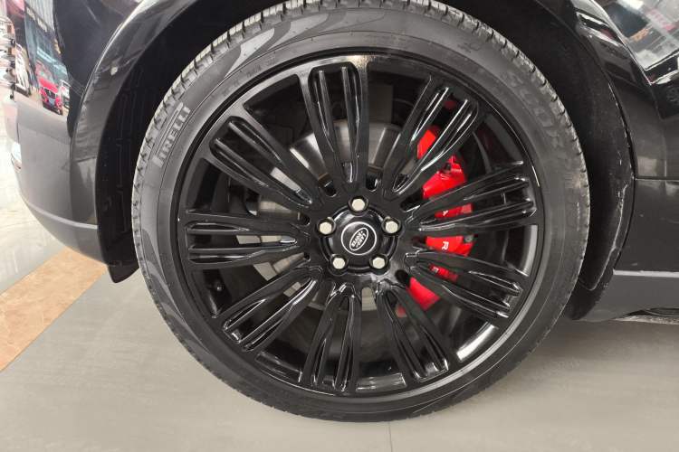 Used Land Rover Range Rover 2022 3.0 L6 400 PS Classic Extended Version