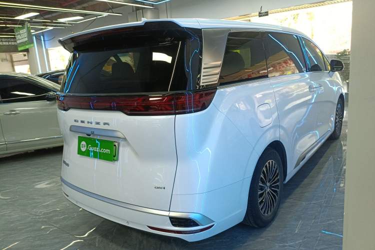 Used Denza D9 2022 DM-i 1040 Prestige Model