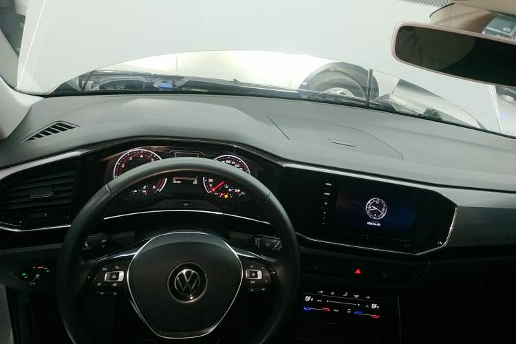 Used Volkswagen Tayron 2022 280TSI Two-Wheel Drive Luxury Smart Connectivity Version Center Console