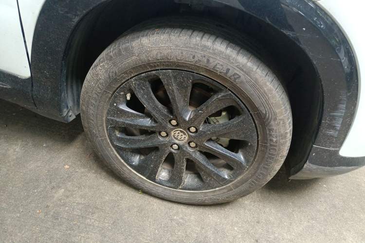 Used Buick Encore 2020 20T CVT Luxury Edition Right Front Wheel Hub