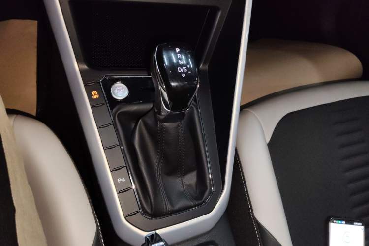 Used Volkswagen Polo 2023 Plus 1.5L Automatic Trendy & Smart Luxury Edition Gear Lever