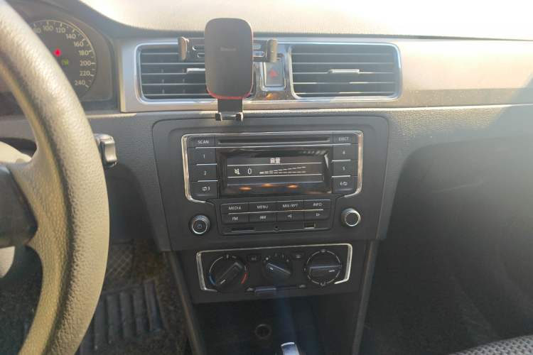 Used Volkswagen Santana 2013 1.6L Automatic Comfort Edition