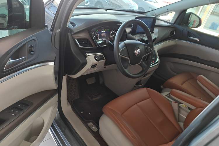 Used Buick GL8 2023 Land Executive Class Comfort Model