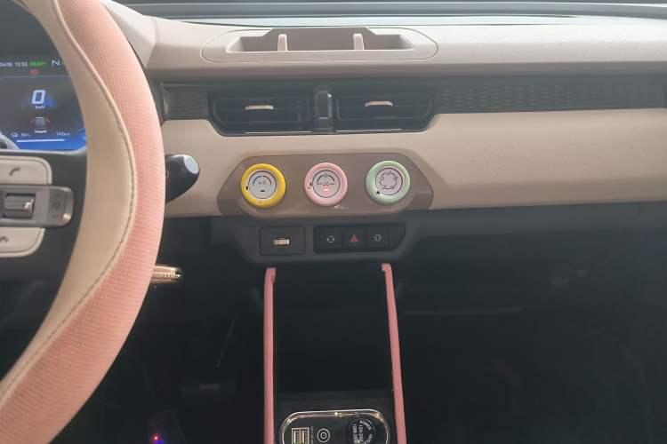 Used Chery QQ Ice Cream 2025 155km Sundae Edition Audio And AC Panel