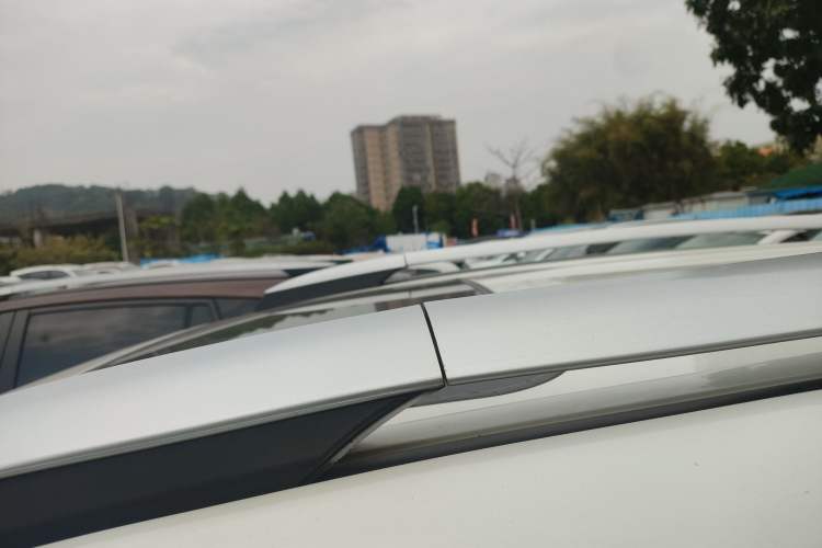 Used Toyota RAV4 2016 2.0L CVT Two-Wheel Drive Fashion Edition China V Standard
