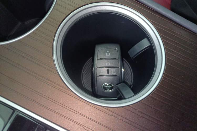 Used Toyota Sienna 2024 2.5L Hybrid Comfort Edition