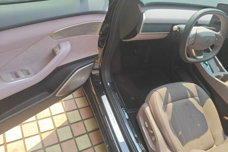 Used ONVO L60 2024 60 kWh Rear-Drive Version Driver Seat